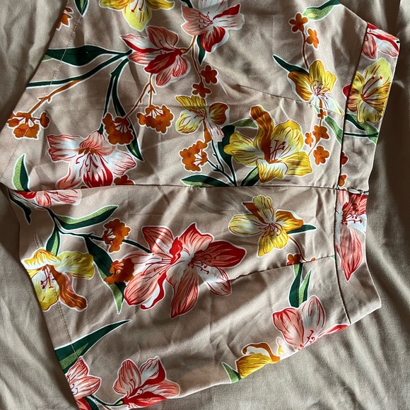 Floral Print Shorts - Picture 2 of 2